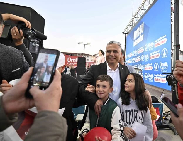 Uysal’dan türkü ziyafeti