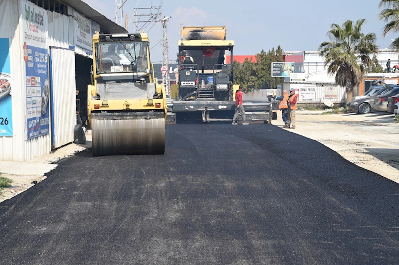 ANTAKYA BELEDİYESİ ASFALT ATAĞI GÜZELBURÇ MAHALLESİ’NDE SÜRDÜ