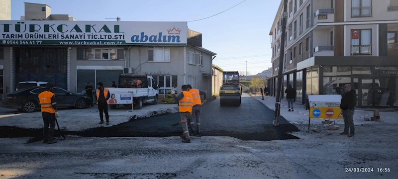 İZMİT BELEDİYESİ YEŞİLOVA MAHALLESİ İLAYDA SOKAĞI BİR GÜNDE ASFALTA KAVUŞTURDU