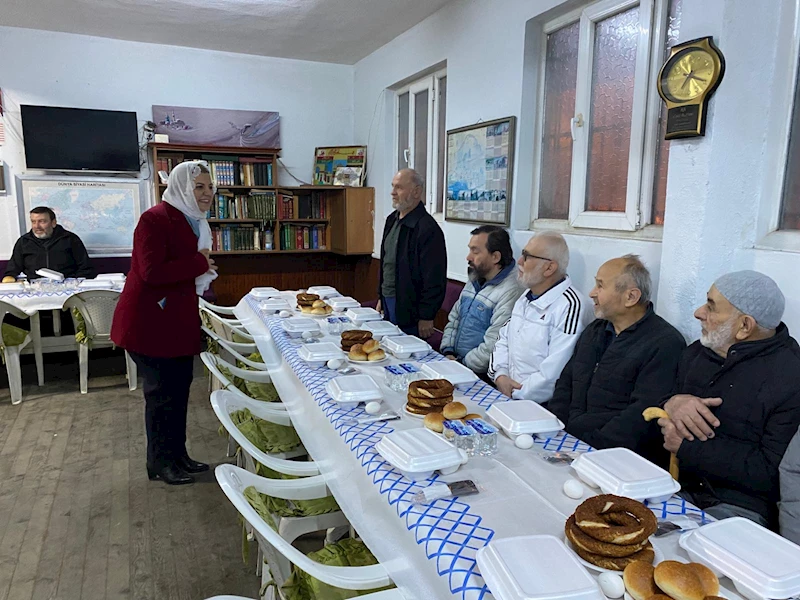 BAŞKAN HÜRRİYET, SABAH NAMAZI SONRASI BEKİRPAŞA FATİH CAMİİ CEMAATİYLE BİR ARAYA GELDİ