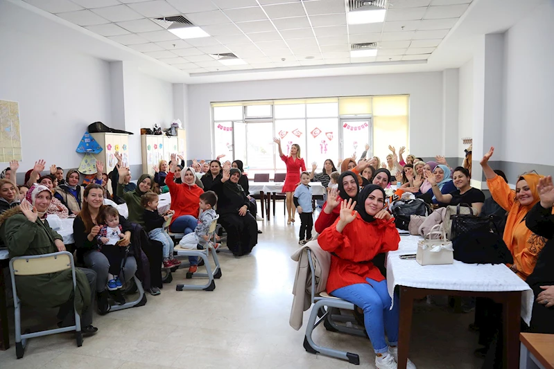 KADINLAR ‘8 MART’ ATÖLYELERİNDE HEM EĞLENDİ, HEM ÖĞRENDİ