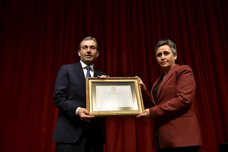 Pendik Belediye Başkanı Ahmet Cin Mazbatasını Alarak Göreve Başladı