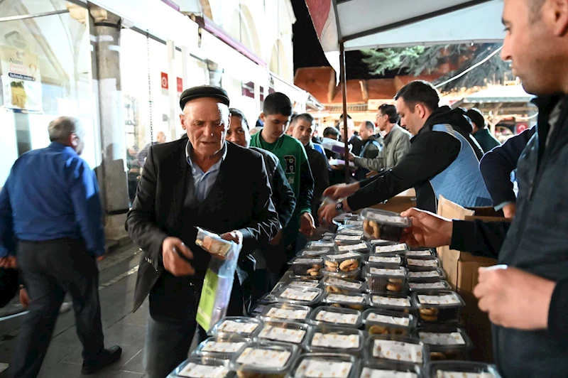 Emirdağ Belediyesinden Kandil Simidi İkramı