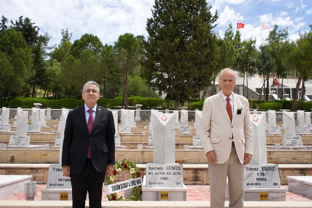 Türkan Şoray ve Ediz Hun’u Kıbrıs’ta Anılarıyla Buluştu