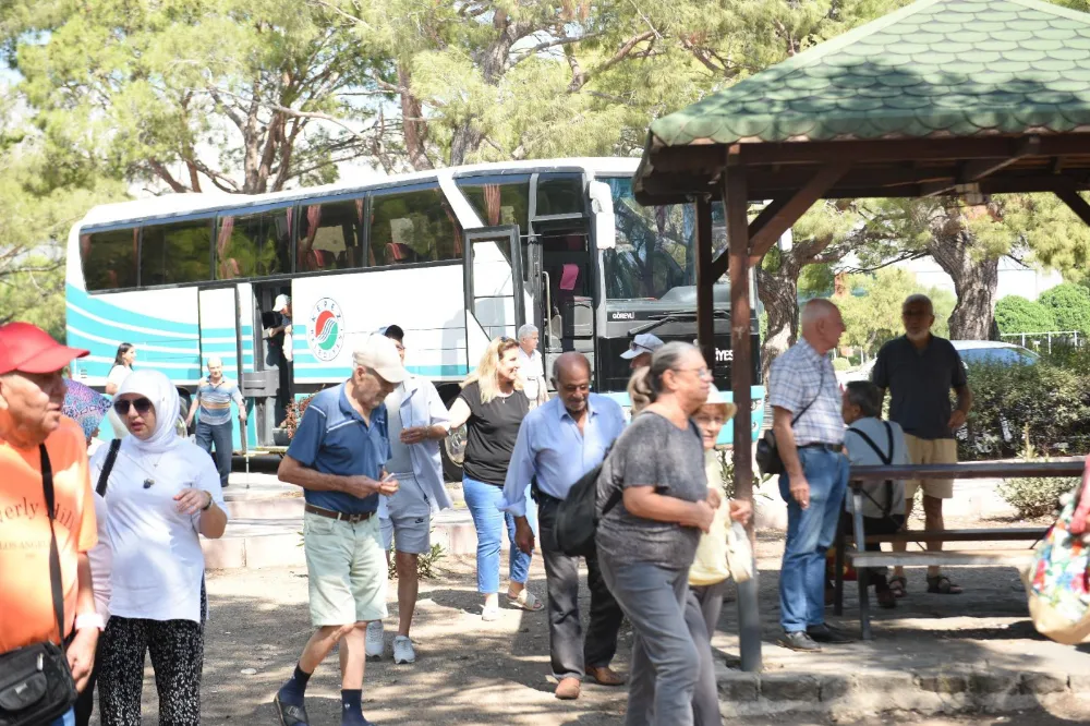 Kepez’in huzurevi sakinleri Sarısu’da piknik yaptı  