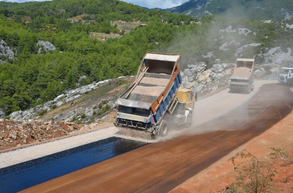 Alanya Dim grup yolu asfaltlandı 